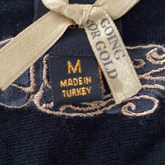 Beautiful Vintage Top by Depi with Gold Sequence Detail - Picture 7 of 7